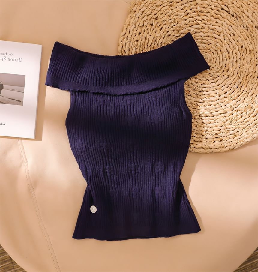 Slim Knit Crop Top with Ribbed Texture and Off-Shoulder Style