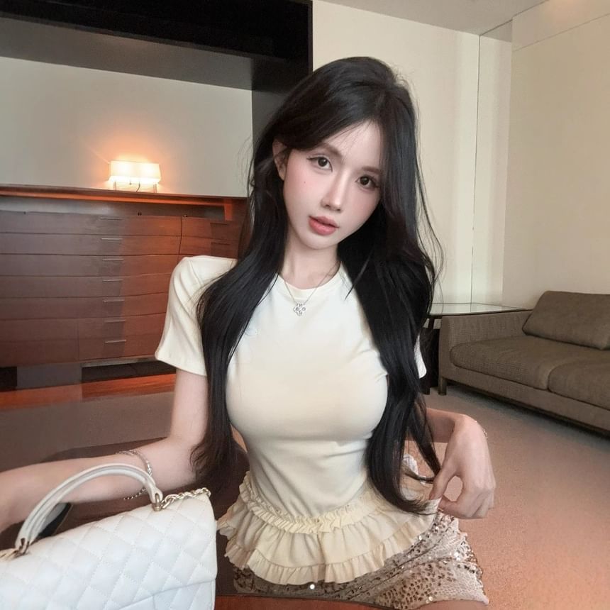 Crew Neck Ruffled Hem Slim Tee