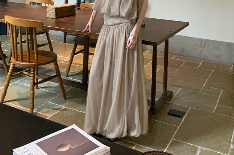 Plain Camisole Top / High Waist Maxi A-Line Skirt