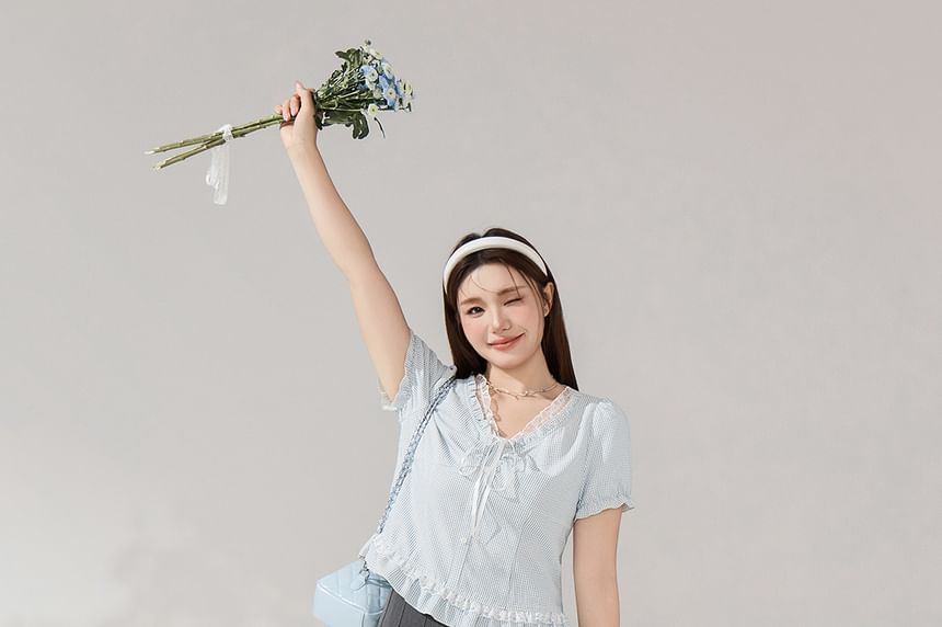 Puff-Sleeve V-Neck Lace Trim Gingham Blouse / High Waist Plain Pleated Mini A-Line Skirt