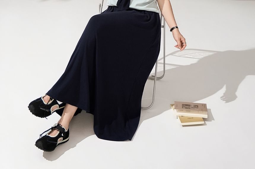 Set: Short-Sleeve Two-Tone Tie-Neck T-Shirt + High Waist Plain Midi A-Line Skirt