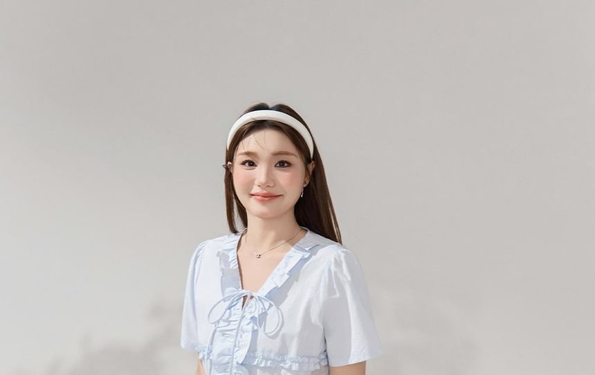 Short-Sleeve V-Neck Plain Ruffled Blouse / High Waist Midi A-Line Skirt