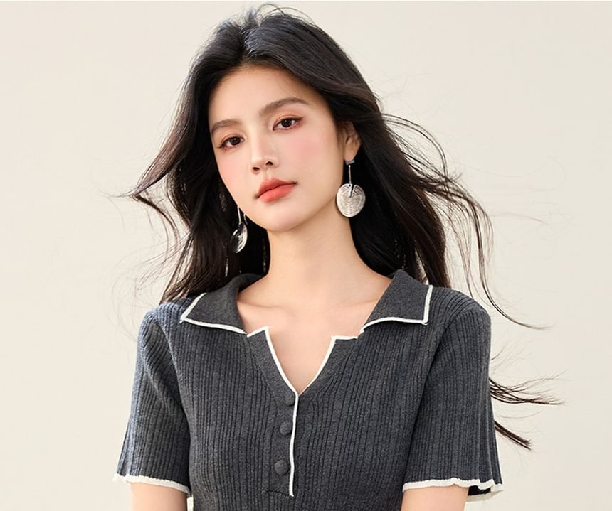 Collared Contrast Trim Short Sleeve Knit Top