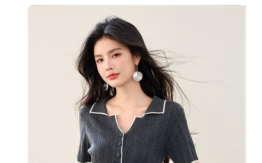 Collared Contrast Trim Short Sleeve Knit Top