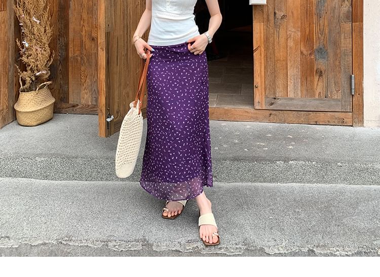 V-Neck Short Sleeve Perforated Slim Crop Knit Top