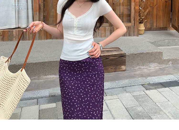 V-Neck Short Sleeve Perforated Slim Crop Knit Top