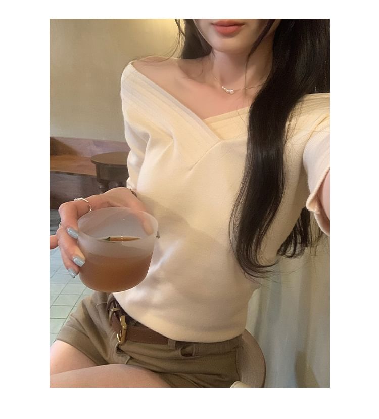 Elbow-Sleeve Off-Shoulder Slim Tee