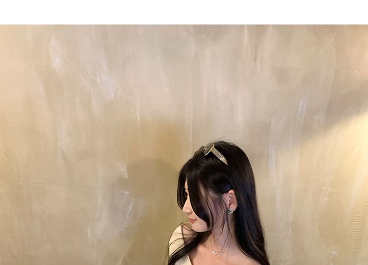 Elbow-Sleeve Off-Shoulder Slim Tee