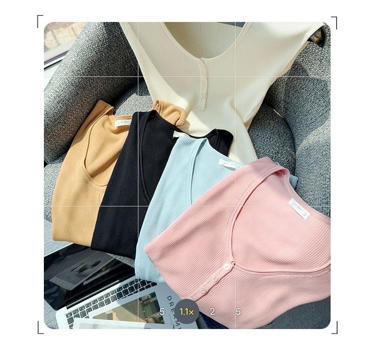 Scoop Neck Cap Sleeve Slim Knit Top