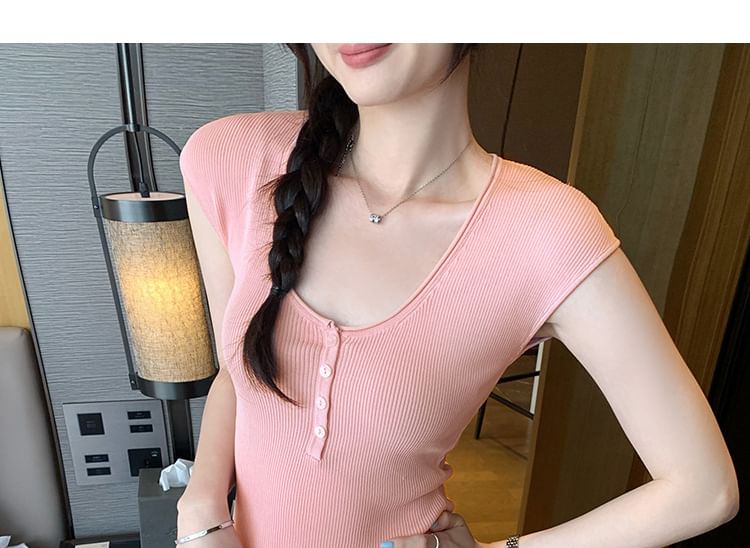 Scoop Neck Cap Sleeve Slim Knit Top