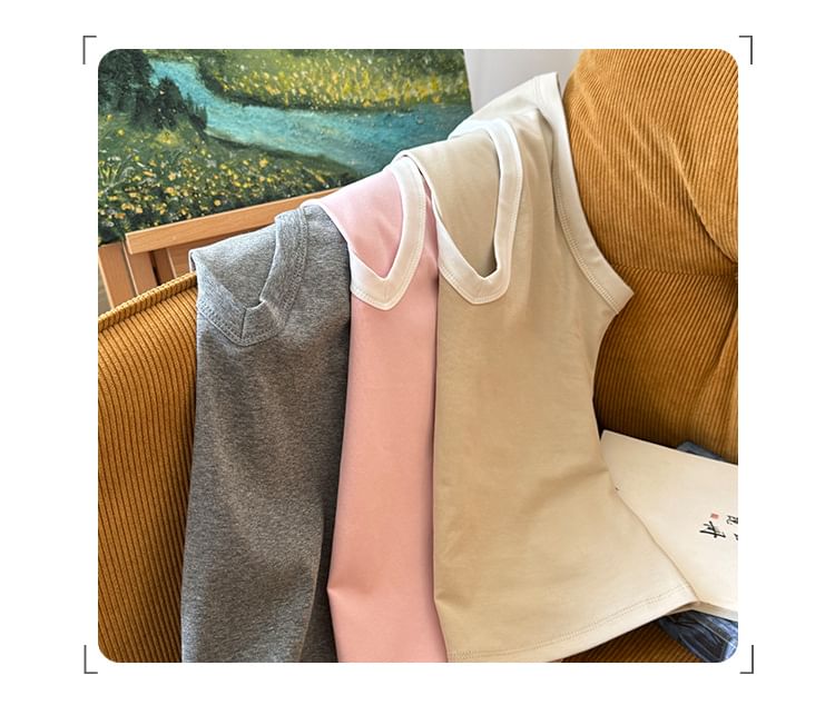 V-Neck Slim Fit Crop Tank