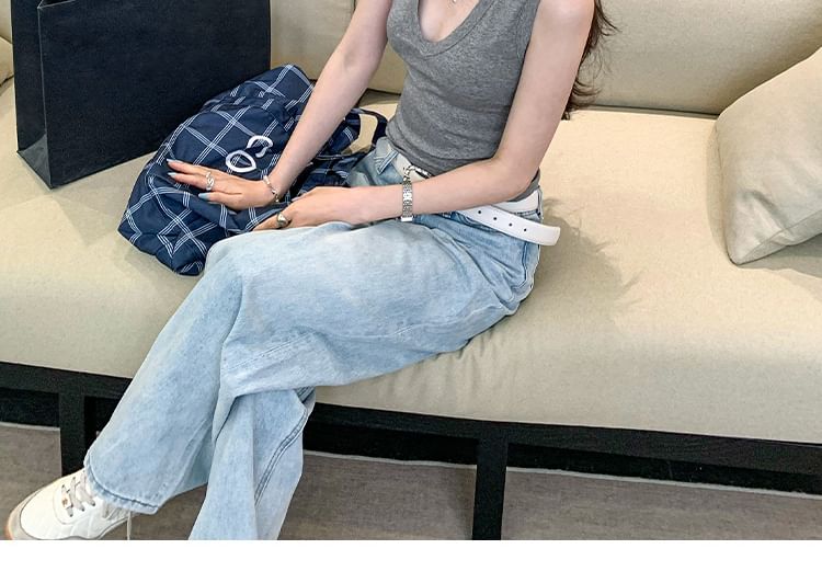 V-Neck Slim Fit Crop Tank