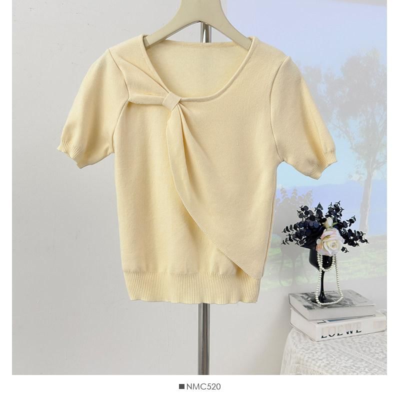Crew Neck Ruched Knit Top