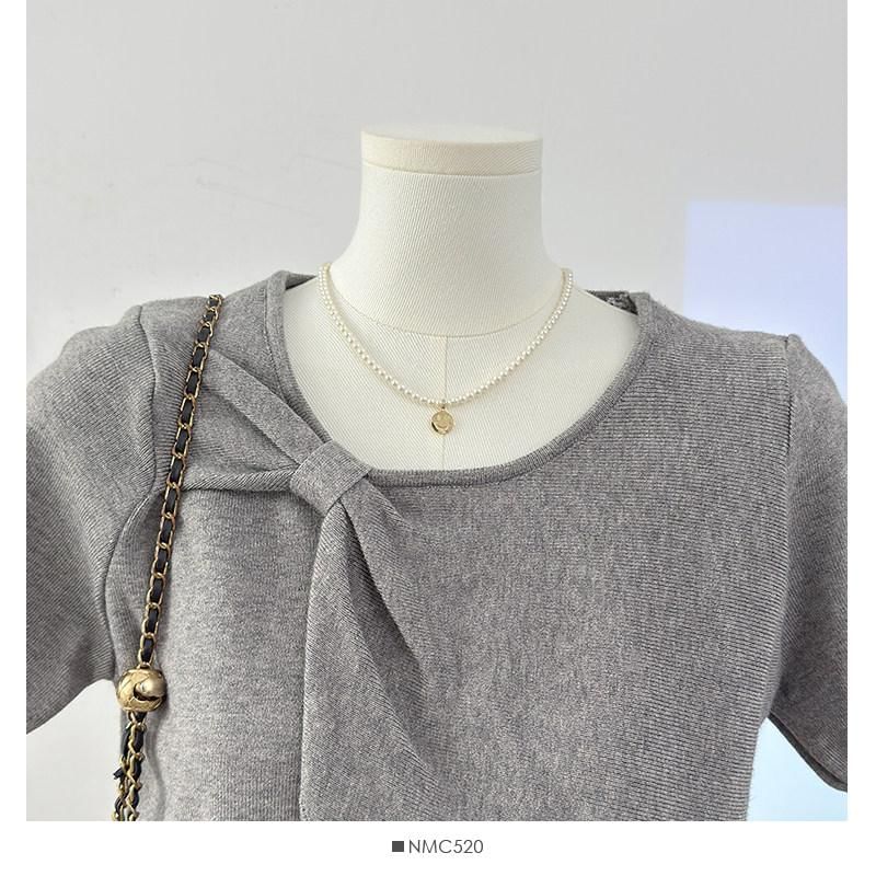 Crew Neck Ruched Knit Top