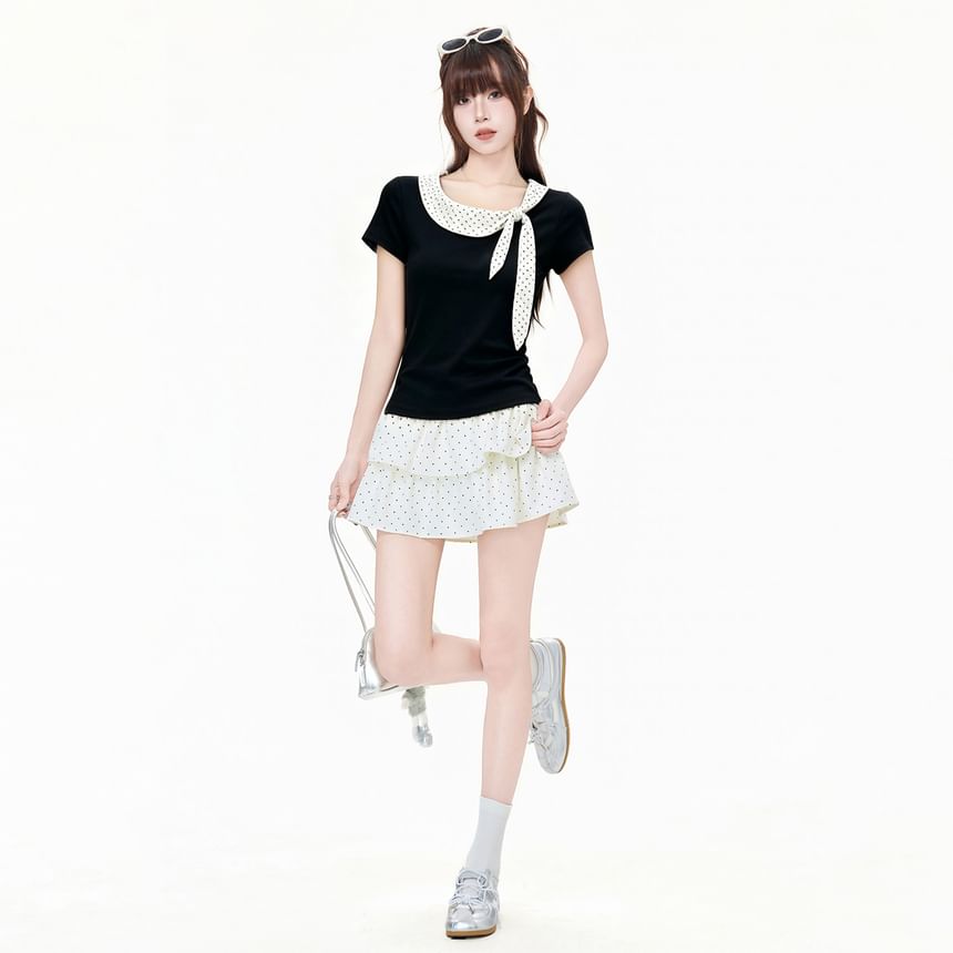 Short Sleeve Polka Dot Panel Knotted Slim-Fit T-Shirt