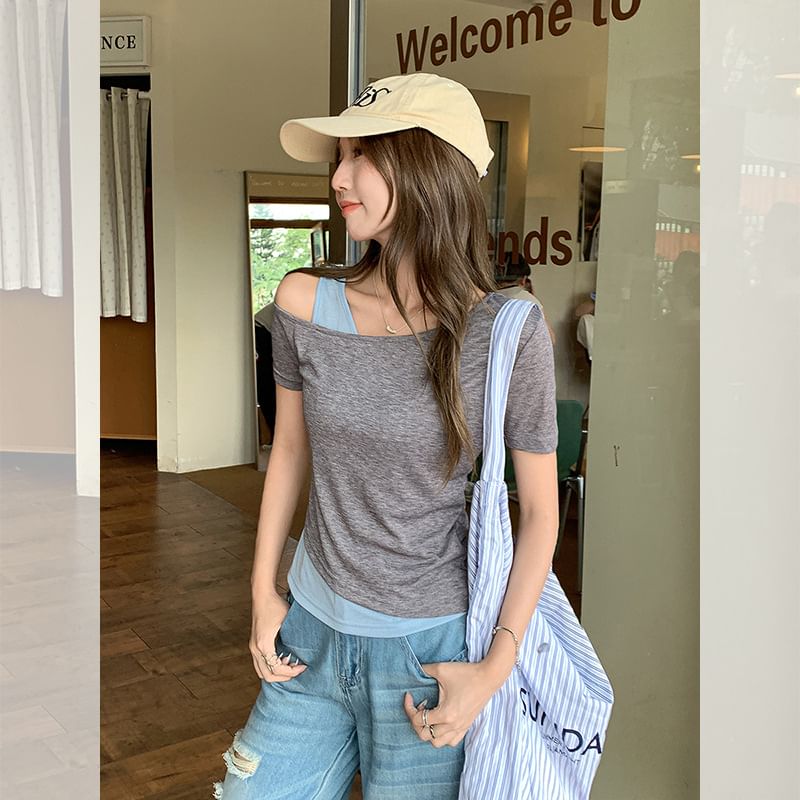 Short Sleeve Mock Two Piece Cold Shoulder Color-Block Slim-Fit T-Shirt