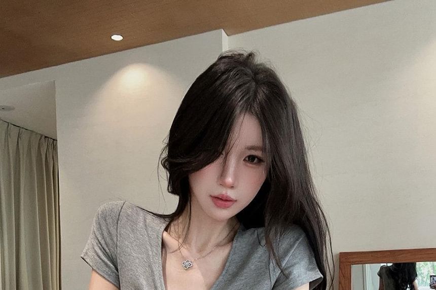 V-Neck Striped Panel Knot Detail Tee with Short Sleeves