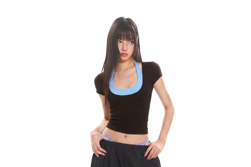 Short-Sleeve Scoop Neck Crop Top / Halter Neck Top