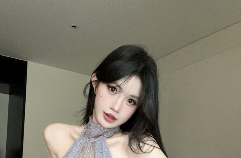 Lace Panel Mock Neck Sleeveless Top