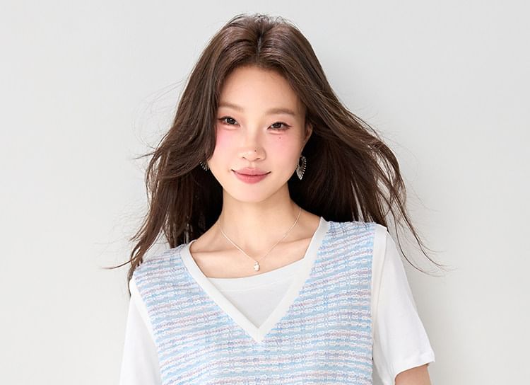 Mock Two-Piece Short-Sleeve V-Neck Textured Panel T-Shirt