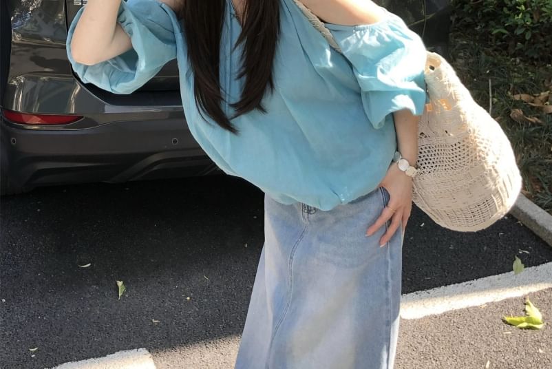 Cold Shoulder Halter Puff Sleeve Bubble Hem Blouse