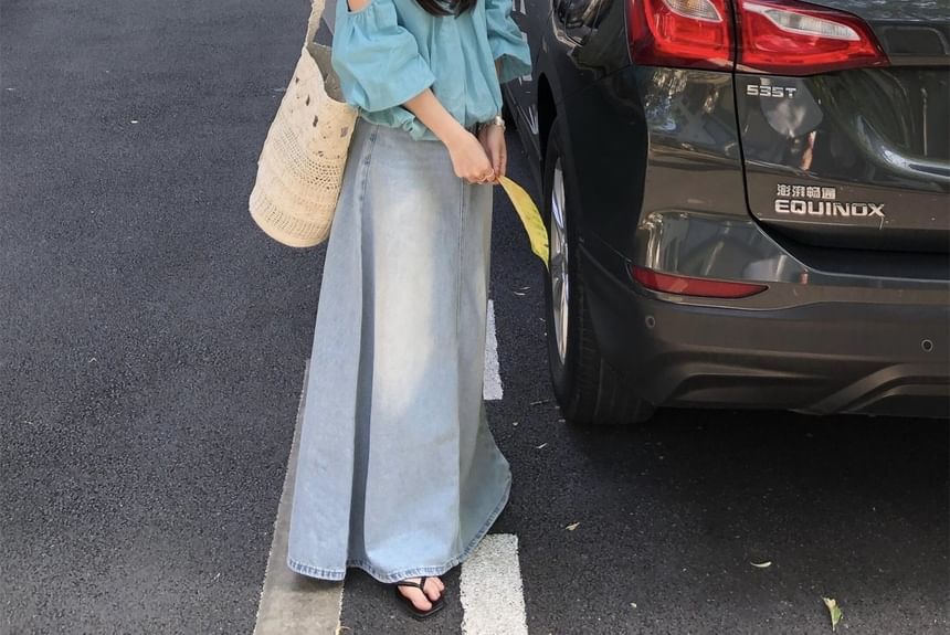 Cold Shoulder Halter Puff Sleeve Bubble Hem Blouse