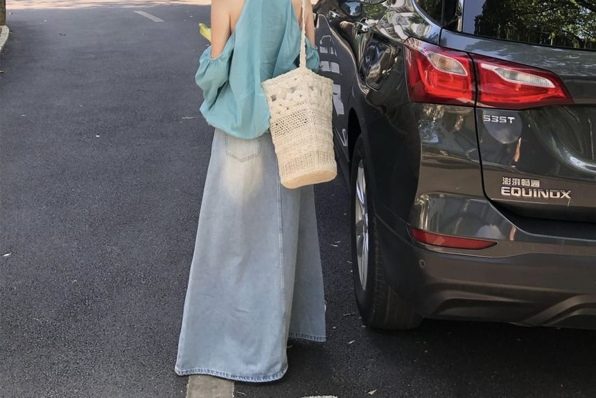 Cold Shoulder Halter Puff Sleeve Bubble Hem Blouse