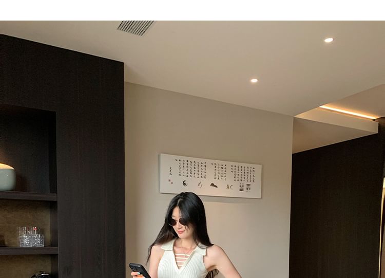 Ribbed Knit Cropped V-Neck Collared Top