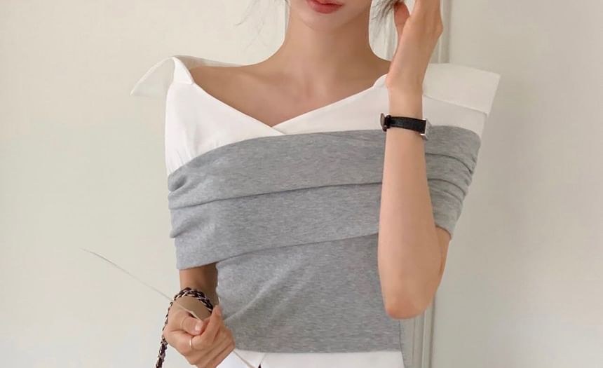 One-Shoulder Two Tone Front-Slit Short-Sleeve Blouse