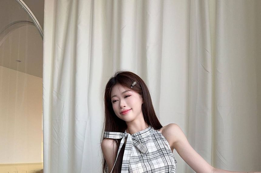 Set: Halter Neck Plaid Top & High Waist Bubble Hem Mini Skirt