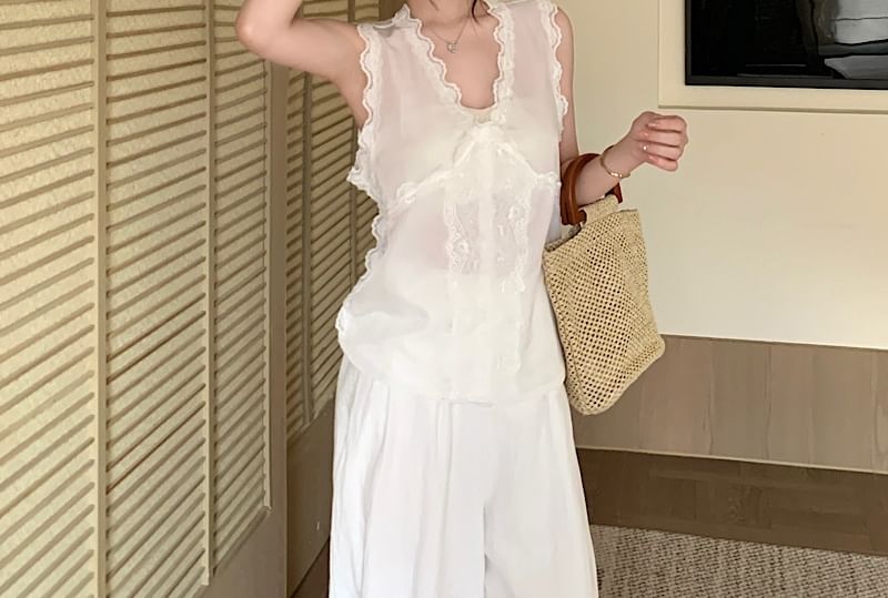 Lace Trim V-Neck Sleeveless Blouse