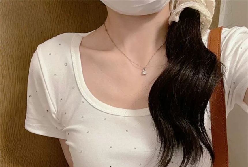 Rhinestone Scoop Neck Short Sleeve Tee