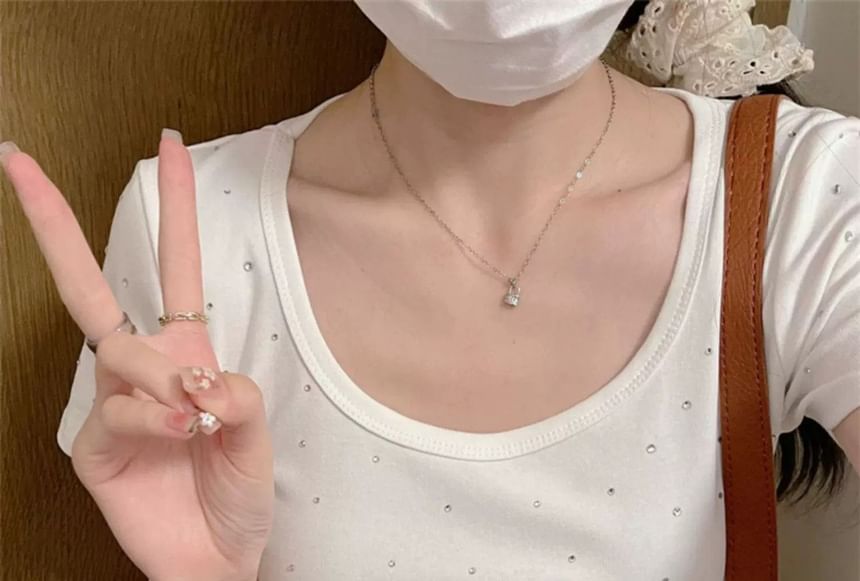 Rhinestone Scoop Neck Short Sleeve Tee