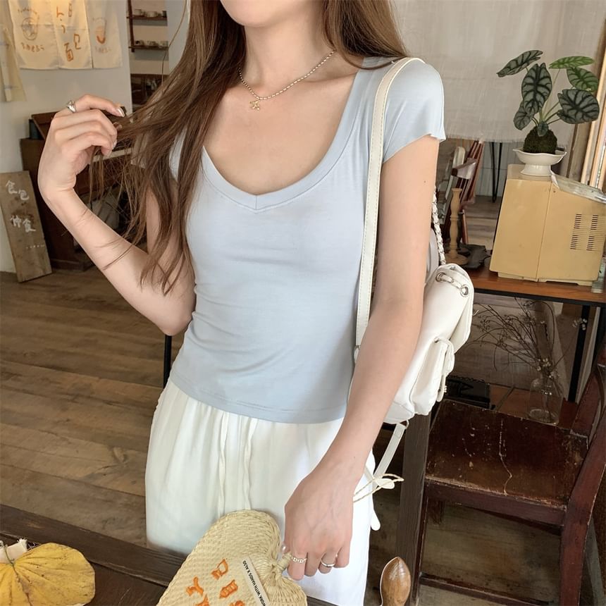 Basic V-Neck Tee