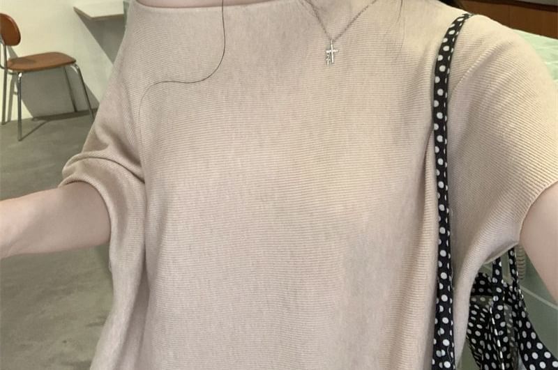 Short Off-Shoulder Knit Top