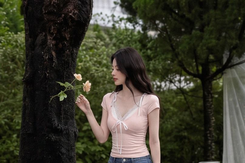 Slim V-Neck Crop Tee