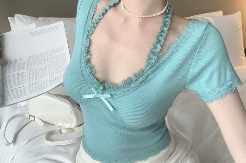 Lace Trim Halter V-Neck Crop Tee