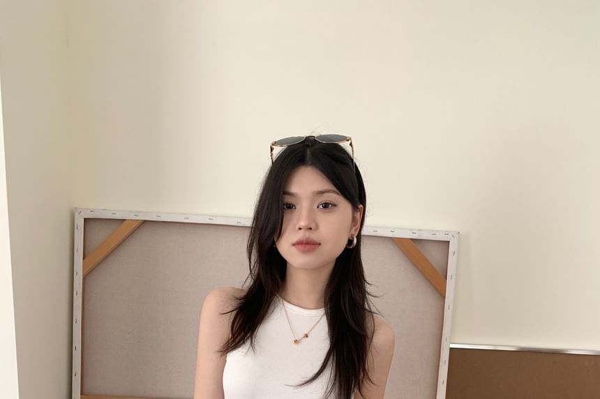 Crew Neck Sleeveless Tank Top