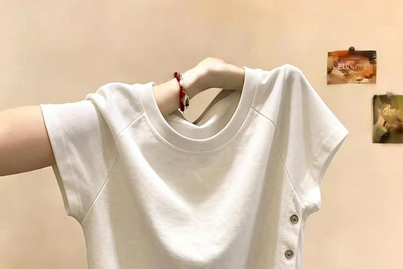 Side Button Crewneck Short Sleeve Crop Tee
