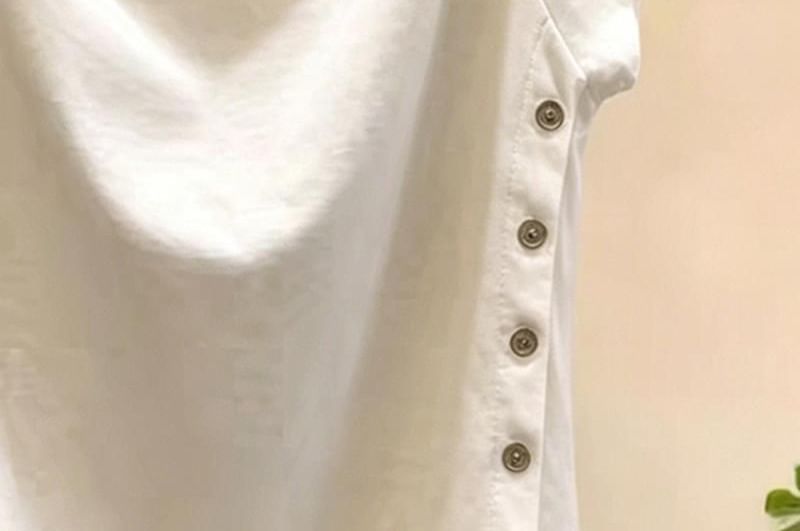 Side Button Crewneck Short Sleeve Crop Tee