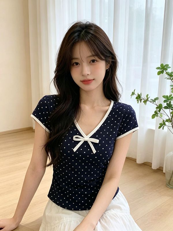 Polka Dot V-Neck Short Sleeve Crop Tee