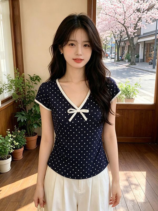 Polka Dot V-Neck Short Sleeve Crop Tee