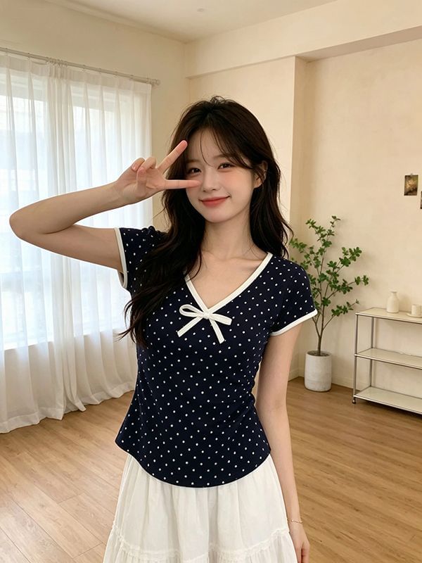 Polka Dot V-Neck Short Sleeve Crop Tee