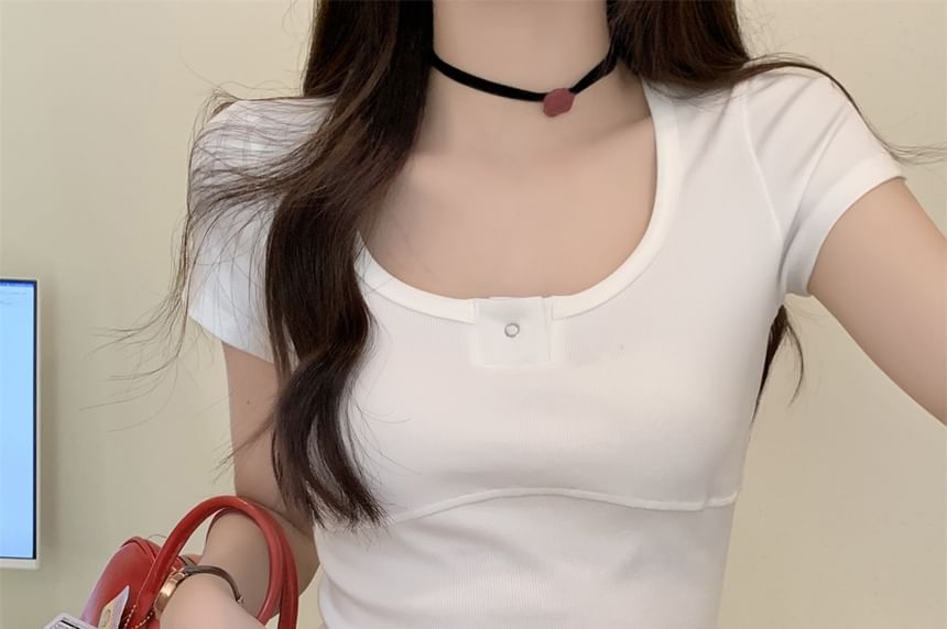 Scoop Neck Short Sleeve Crop Tee