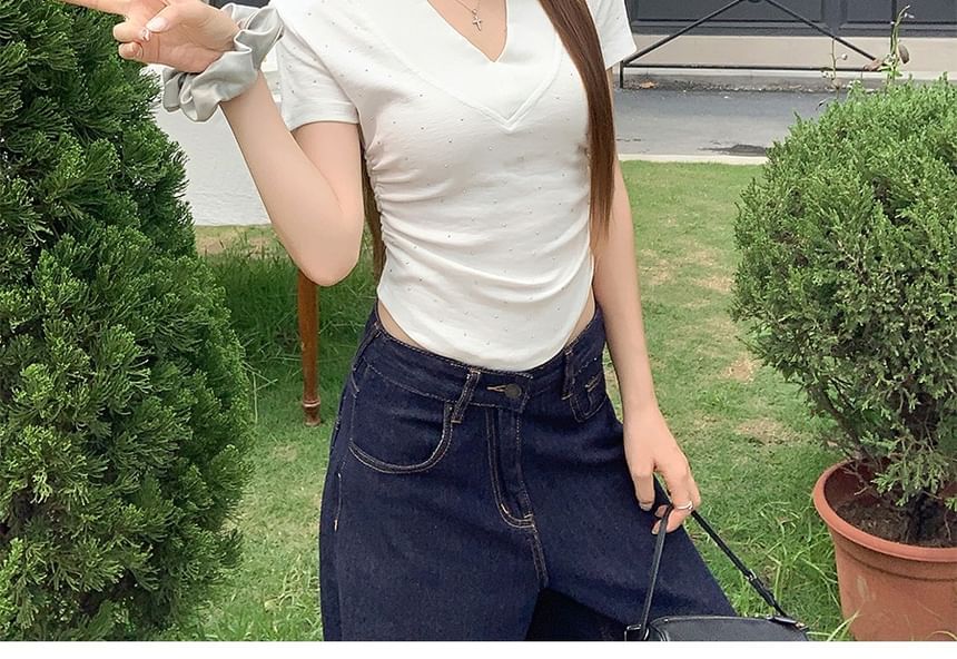 V-Neck Short Sleeve Crop Tee
