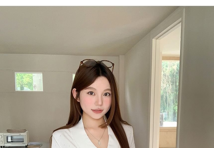 V-Neck Short Sleeve Crop Tee