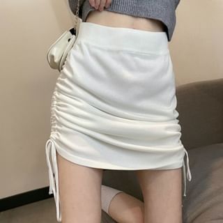 Minimalist Solid Mini Skirt with High Waist