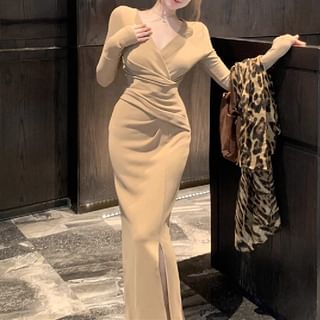 V Neck Long-Sleeved Maxi Dress
