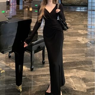V Neck Long-Sleeved Maxi Dress