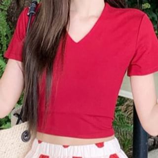 V-Neck Tee & Dotted Maxi Skirt Set - High Rise